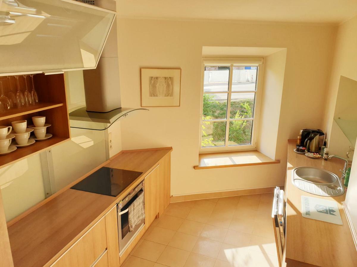Exceptional Uzupis Bridge 3 Bedroom Apartment Vilnius Exterior foto