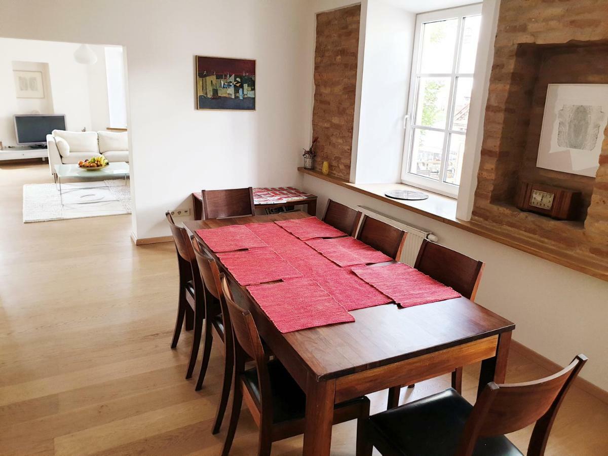 Exceptional Uzupis Bridge 3 Bedroom Apartment Vilnius Exterior foto