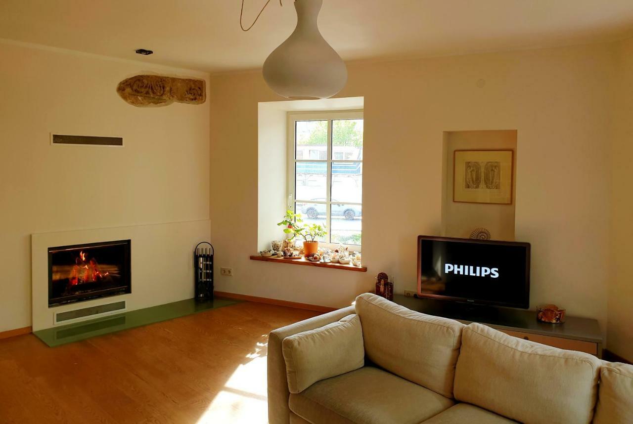 Exceptional Uzupis Bridge 3 Bedroom Apartment Vilnius Exterior foto