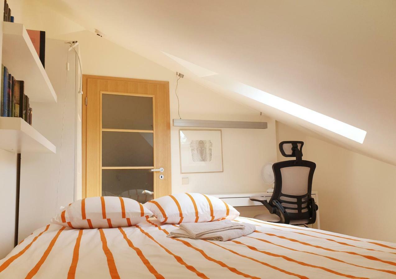 Exceptional Uzupis Bridge 3 Bedroom Apartment Vilnius Exterior foto